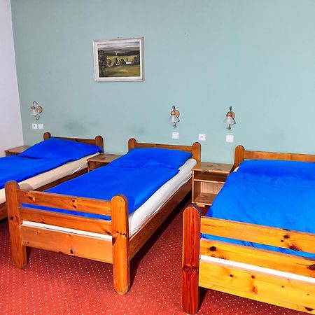 Отель Vila Morava Липтовски-Микулаш Экстерьер фото