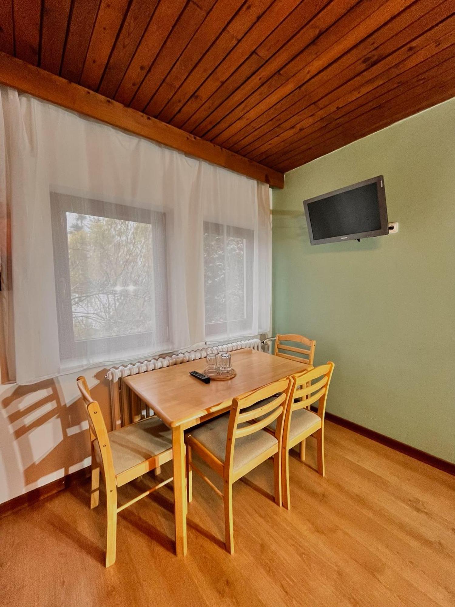 Отель Vila Morava Липтовски-Микулаш Экстерьер фото